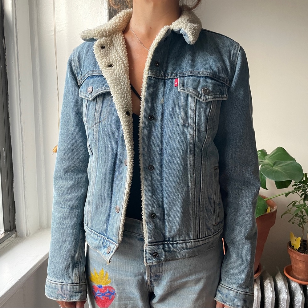 Levis shearling Jean jacket, size medium